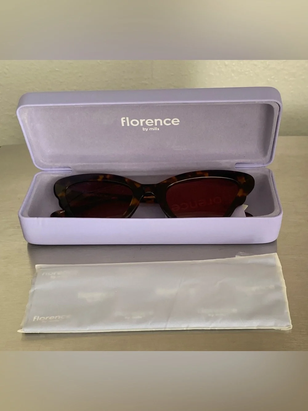 FLORENCE BY MILLS CHIC TORTOISE CAT EYE FRAMED SUNGLASSES